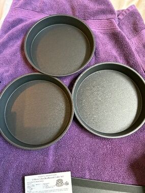 New in Box Cooks Essentials Blue 8 pc Bakeware Set